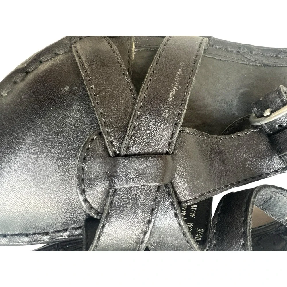 Born Kristy 9M/WBlack T- Strap Buckle Leather Sandals Silver‎ Hardware Flats
